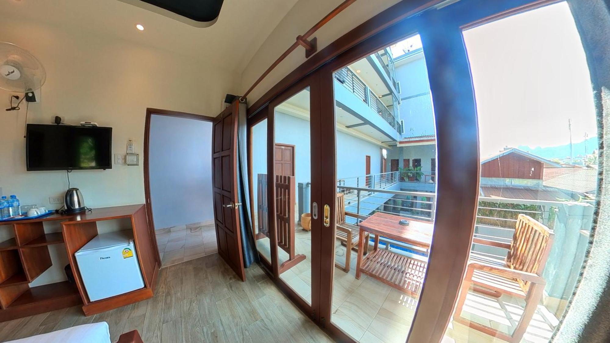 Faraway Suites Vang Vieng Phòng bức ảnh